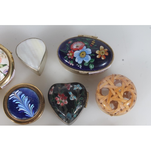 281 - Collection trinket boxes.