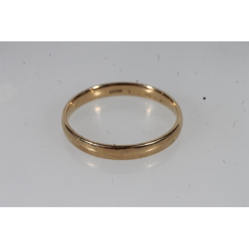 73 - 18ct gold wedding band, 2.4g, size Q.