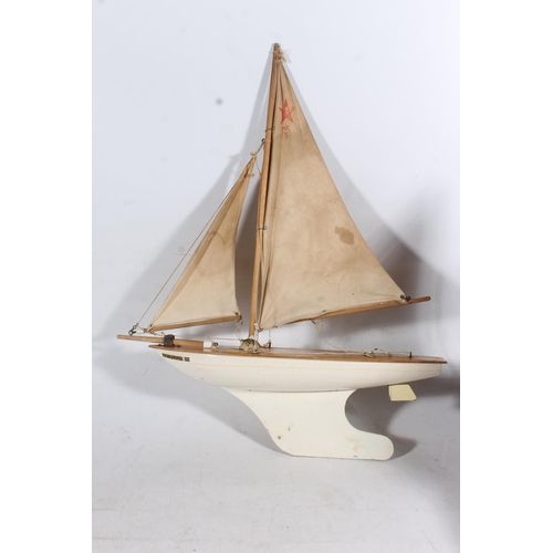 87 - Star Yacht company Endeavour III pond yacht, together with a scratch built model of fishing trawler ... 