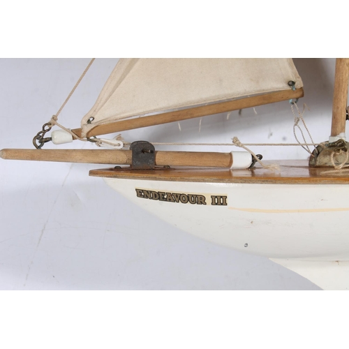 87 - Star Yacht company Endeavour III pond yacht, together with a scratch built model of fishing trawler ... 