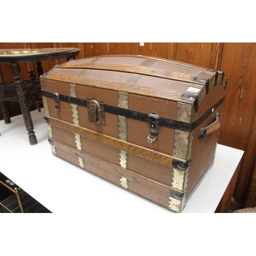 635 - Domed trunk