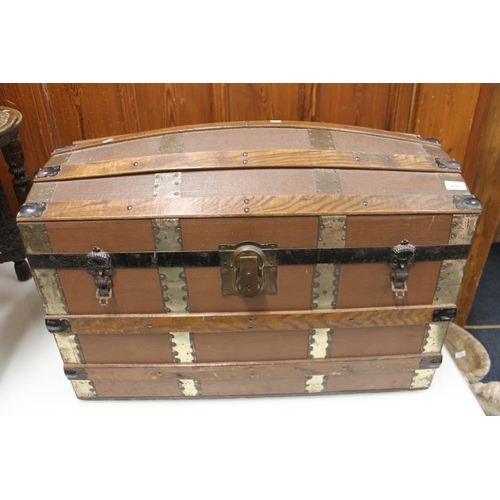 635 - Domed trunk