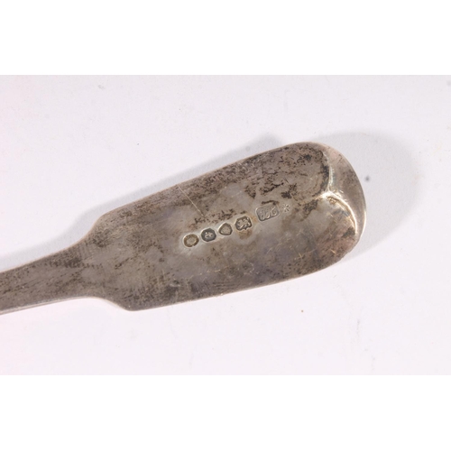 22 - William IV silver fish slice, the blade with pierced fish and scroll design within a chase engraved ... 