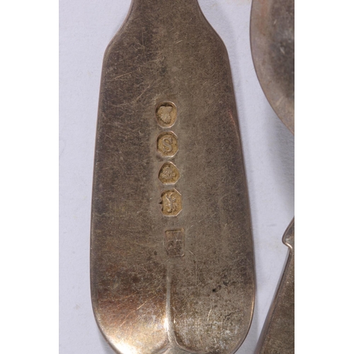 29 - Four William IV silver fiddle pattern soup spoons, AB Savory and Sons London 1833, 207g, L18cm.