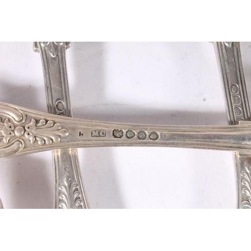 31 - Set of seven William IV silver Queens pattern dinner forks, WE, likely William Eaton, London 1835, 7... 