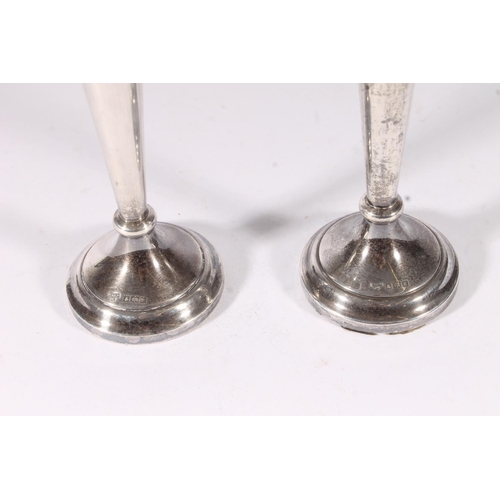 7 - Pair of ER.II weighted silver trumpet vases, A. Chick & Sons Birmingham 1970, H20cm.