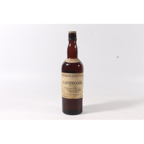 1427 - LAPHROAIG Non-Peaty old liqueur Scotch whisky, 26.5 fluid ounces, 80° proof, old style D Johnston &a... 