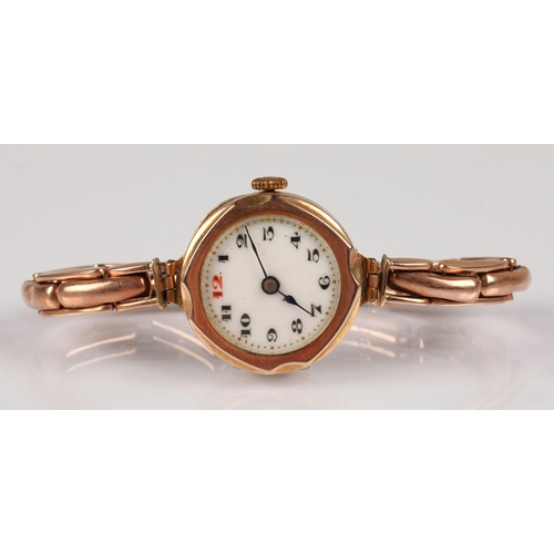 100 - 9ct gold vintage wristwatch on 9ct expandable strap, 19g