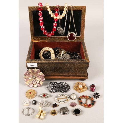 105 - Vintage costume jewellery in jewellery box