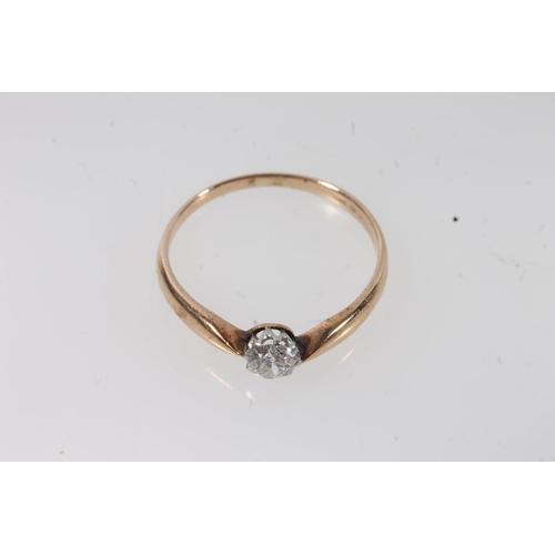 117 - Unmarked diamond solitaire engagment ring, the central diamond approximately 0.25ct,size T, 2.0g.