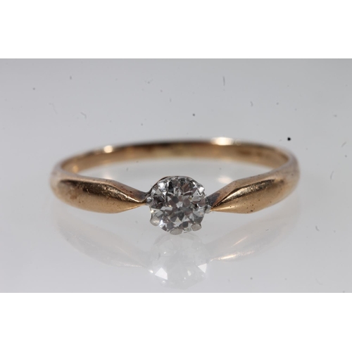 117 - Unmarked diamond solitaire engagment ring, the central diamond approximately 0.25ct,size T, 2.0g.