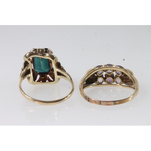 118 - 14ct gold dress ring with large faceted deep green stone, the shank stamped '585', size S, 5.0g and ... 