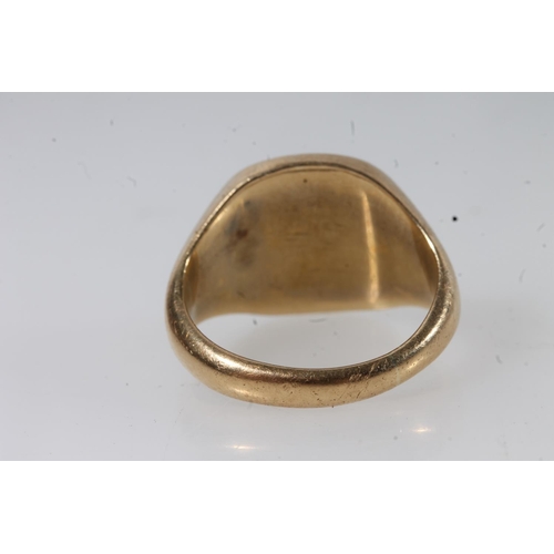 139 - Gents 18ct gold signet ring, the seal with the crest of a Lion rampant with orb, size L, 11.2g.