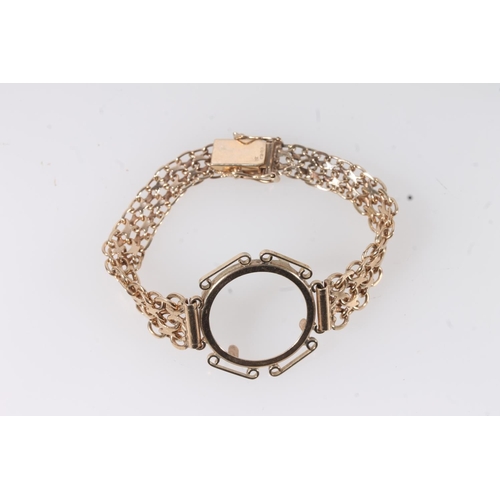 154 - 9ct gold bracelet with sovereign frame, 11.5g.