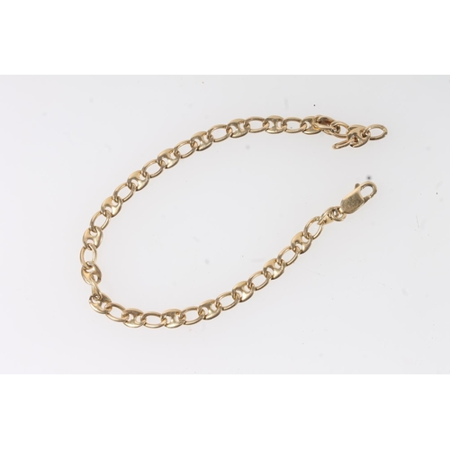 157 - 18ct gold curb link bracelet, 8.8g