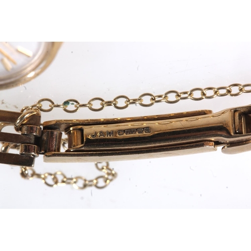 191 - Ladies 9ct gold Accurist wristwatch with baton five minute markers, on 9ct gold gate link strap, gro... 