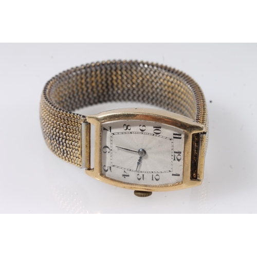 195 - Gents 18ct gold wristwatch, the dial with arabic numerals and inner minute track border, case maker ... 