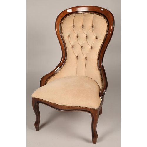 620 - Beige button back bedroom chair 