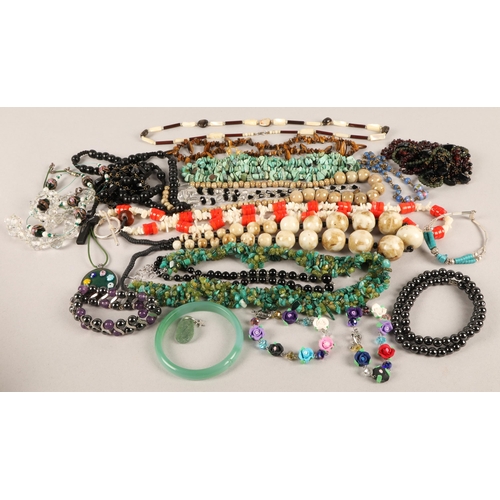 105A - Vintage jewellery mostly beads, gemstones, glass, stone, shell, etc