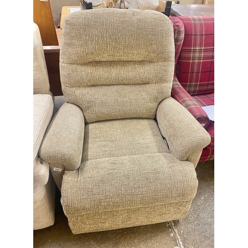 672 - Lift & Rise recliner arm chair 