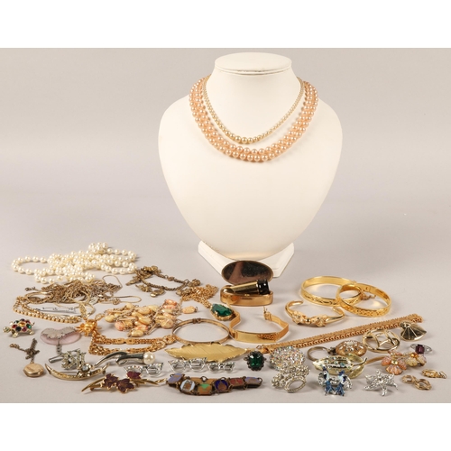 113 - Assorted gold tone costume jewellery etc.