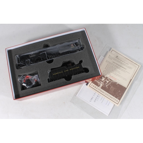 1005 - HO gauge model railway, a Proto 2000 Heritage Steam Collection 23330 2-8-8-2 steam locomotive Norfol... 