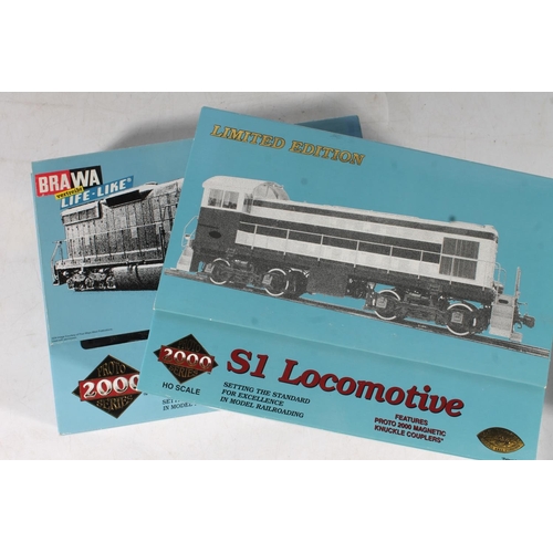 1010 - HO gauge model railway, four Proto 2000 Series locomotives to include S1 AT&SF Sante Fe 2304, S1... 