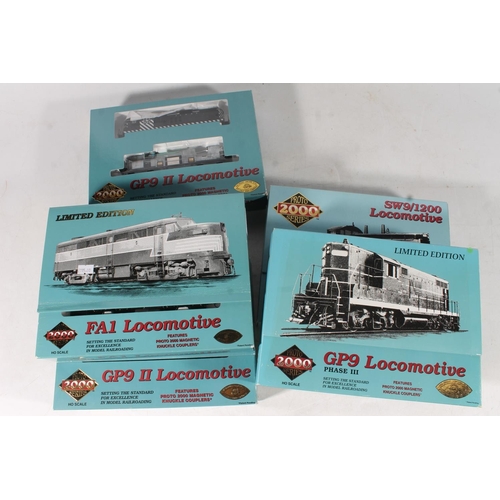 1012 - HO gauge model railway, five Proto 2000 Series locomotives to include FA1 Lehigh Valley 548 maroon, ... 