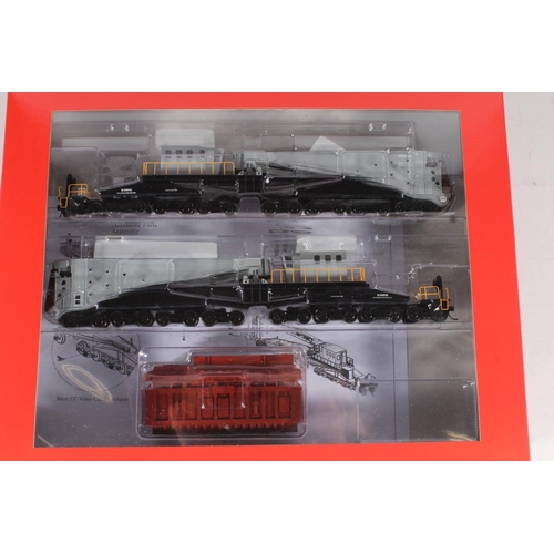 1028 - HO gauge model railways, Spectrum by Bachmann, three 80501 380-ton Schnabel Transformer car (North A... 