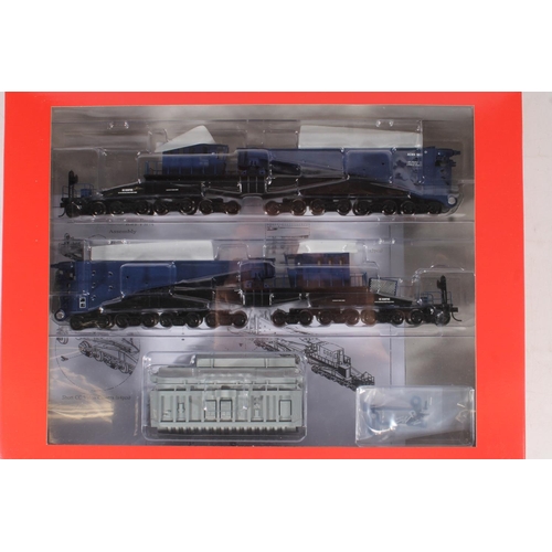 1028 - HO gauge model railways, Spectrum by Bachmann, three 80501 380-ton Schnabel Transformer car (North A... 