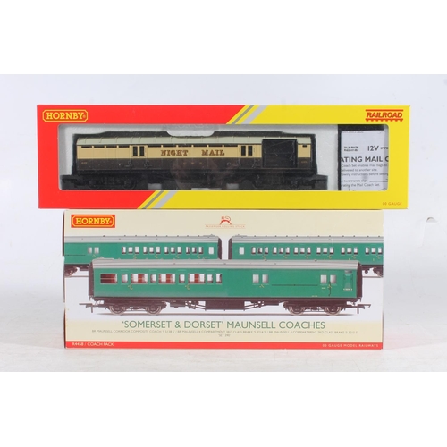 1039 - Hornby OO gauge model railways to include R4458 Somerset and Dorset Maunsell Coach pack boxed and R4... 