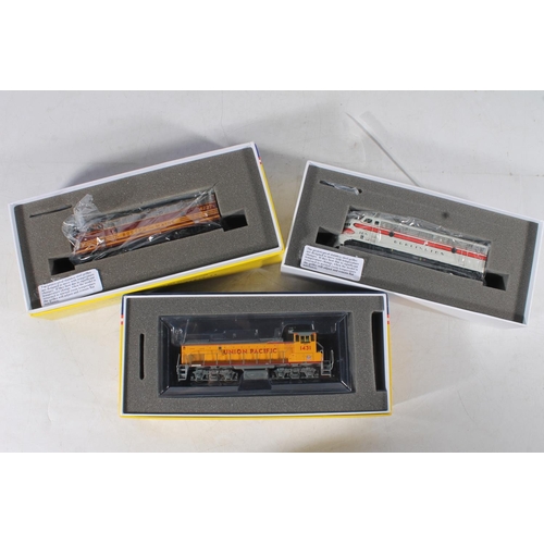 1048 - HO gauge model railways, Genesis (The Premium Trains from Athearn) locomotives to include G66195 MP1... 