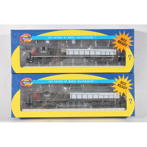 1051 - HO gauge model railways, Athearn Ready to Roll locomotives to include 98320 SD40T-2 Southern Pacific... 