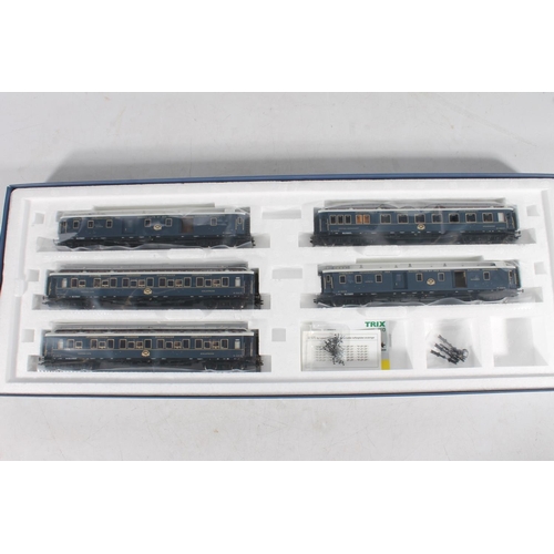 1059 - HO gauge model railways, Trix 23219 Express Train Passenger set 'Schnellzugwagen Set 1 100 Jahre Sim... 