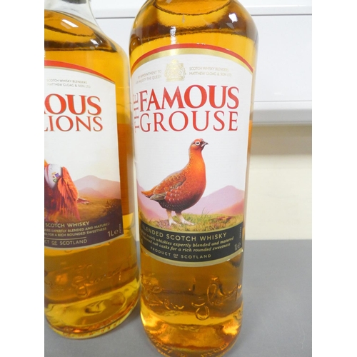 24 - The Famous Grouse 1L 40% vol blended scotch whisky. (2)