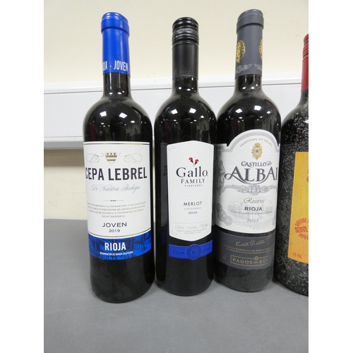 30 - Nine bottles of assorted red wine, to include Gallo Family Merlot 2019 75cl, Cepa Lebrel 2019 75cl e... 