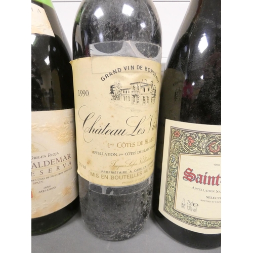 31 - Group of vintage red wines comprising of a Chateau les Videaux 1990 75cl 12% ABV, Conde De Valdemar ... 