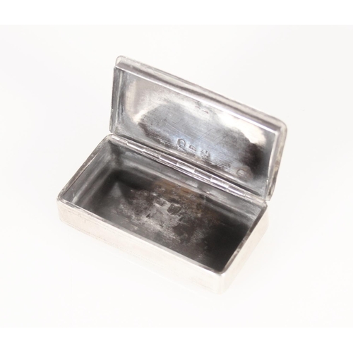 67 - Antique George IV silver snuff box of rectangular shape, the top and bottom surfaces with incised fl... 