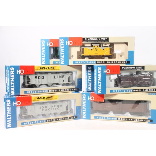 1075 - HO gauge model railways, seventeen Walthers Gold Line (12), Platinum  Line (3) and Ready to Run... 