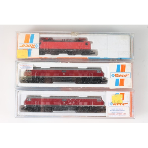 1283 - N gauge model railways, Roco of Austria, three locomotives to include 23271 Deutsche Bahn DB V320001... 