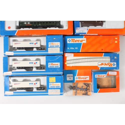 1290 - N gauge model railways, Roco of Austria, freight and other rolling stock to include 24011 three-piec... 