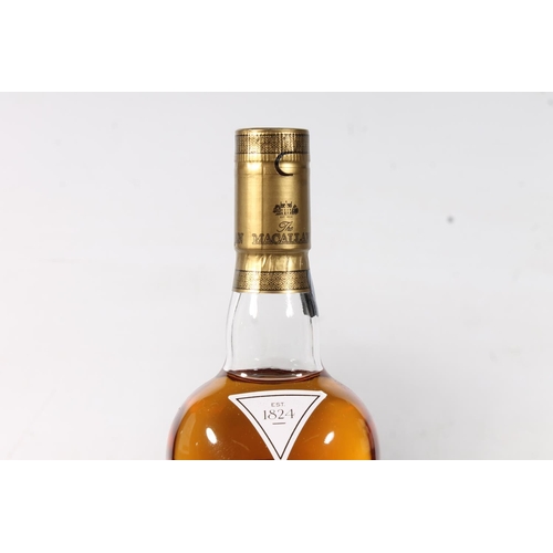 1451 - THE MACALLAN Gold Highland single malt Scotch whisky 70cl 40% abv. gift set with pair of cufflinks, ... 