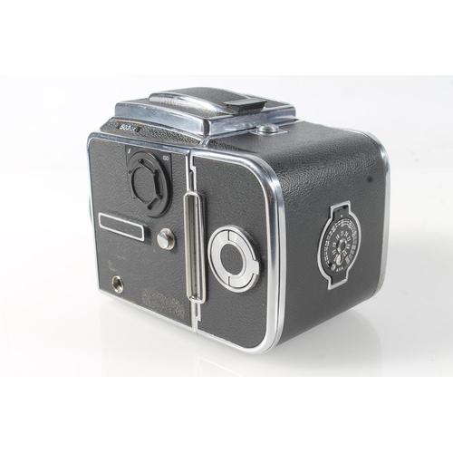 1470 - Hasselblad 503CX camera body, serial number 11ES10421.