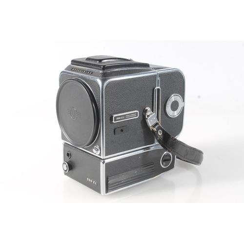 1471 - Hasselblad 500EL camera body, serial number TRE11620.