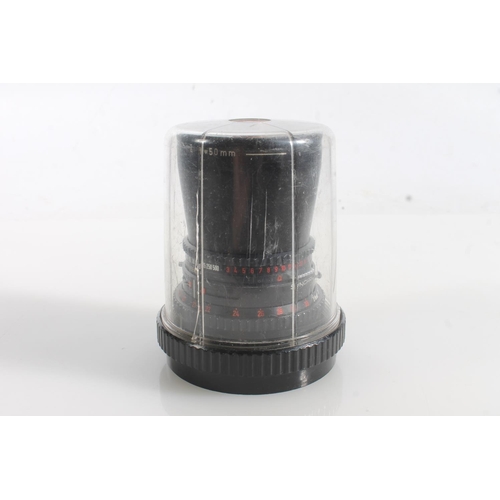 1472 - Hasselblad Carl Zeiss Distagon 1:4 f=50mm lens, serial number 5772395, held in Hasselblad plastic ca... 