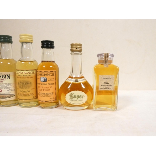 13 - Collection of 5cl 40% ABV whisky miniatures comprising of Super Nikka Whisky, Blended Nikka whisky, ... 