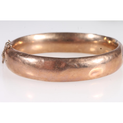 737 - Victorian yellow metal snap shut bangle.   (a/f)