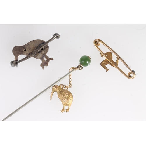 755 - Small 9ct gold brooch, 1.1g, yellow metal drop pin and a silver pink stone set bird brooch.