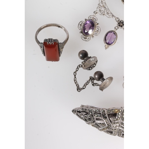 762 - Silver jewellery to include brooches, an Art Deco style ring, an amethyst necklace, a Dumfries &... 