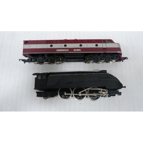 36 - Tri-ang OO gauge R.871 4-6-2 LMS Coronation loco (maroon) and tender, boxed, OO gauge Silver Link lo... 